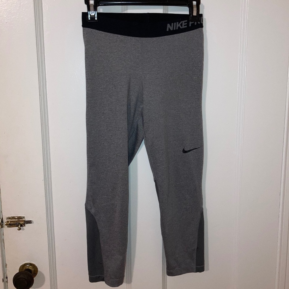 Nike Pro Grey Cropped Leggings Size Small